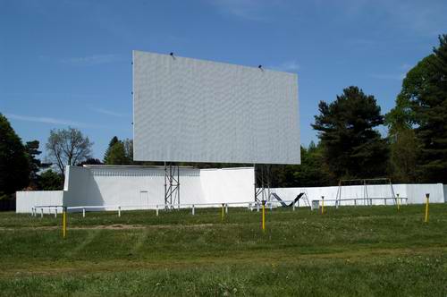 Sunset Auto Theatre - Screen Summer 2004 (newer photo)
